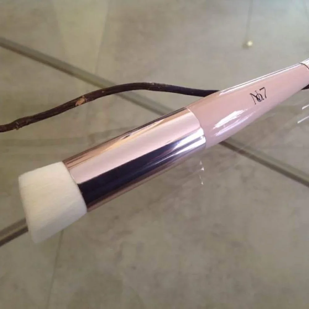 Doll 10 Double Ended Foundation and Concealer Brush No. 7 - Brand New!